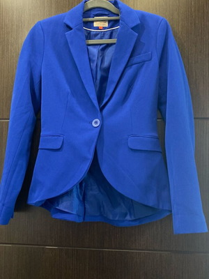 Only blue electric blazer like new with one button