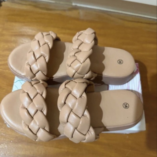 Flatform sandals tan with double braided strap like new