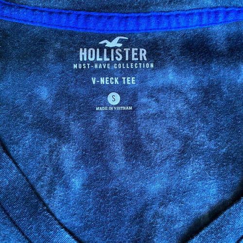 Hollister men's T-shirt small blue tie dye V-neck like new