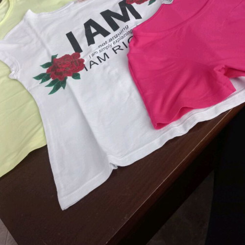 Women's t-shirts used, pack of 4, in very good condition