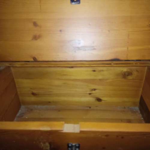 Vintage wooden chest like new, large solid wood storage trunk