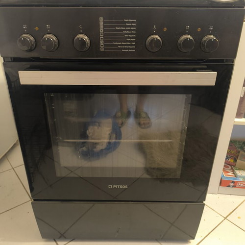 Pitsos kitchen stove with burners