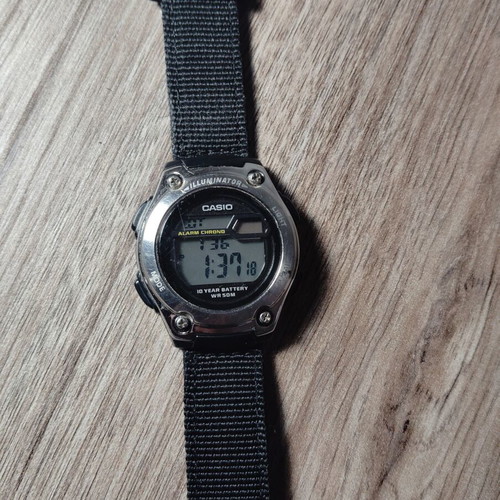 Casio watch like new, silver unisex