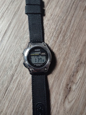 Casio watch like new, silver unisex