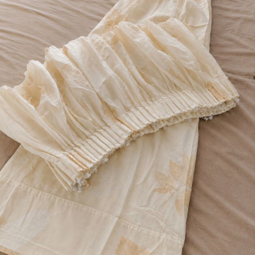 Curtains set of 4 like new, ready to hang, balcony and window