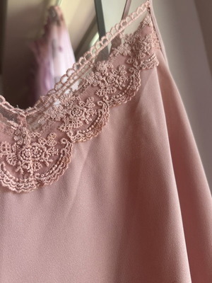 Pink satin top with lace and adjustable straps like new, S/M