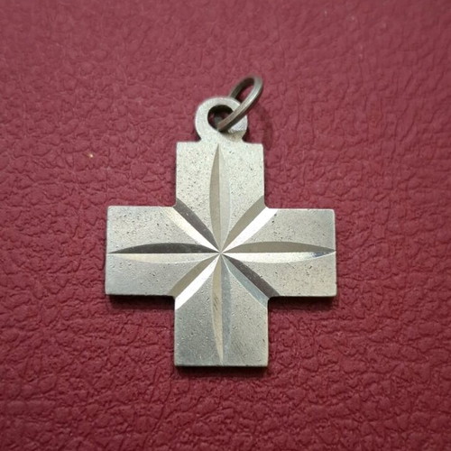 Silver Cross Pendant 8g fine silver 1000, like new