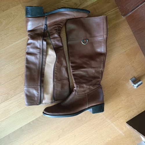 Brown boots like new, size 40