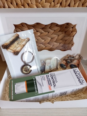 Adventure men's gift box with L'Oreal Derma Control cream and compass keychain