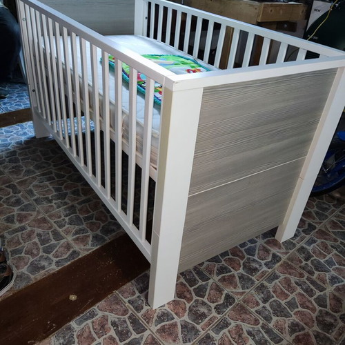 Cradle & Drawer/Changing Table & Gifts