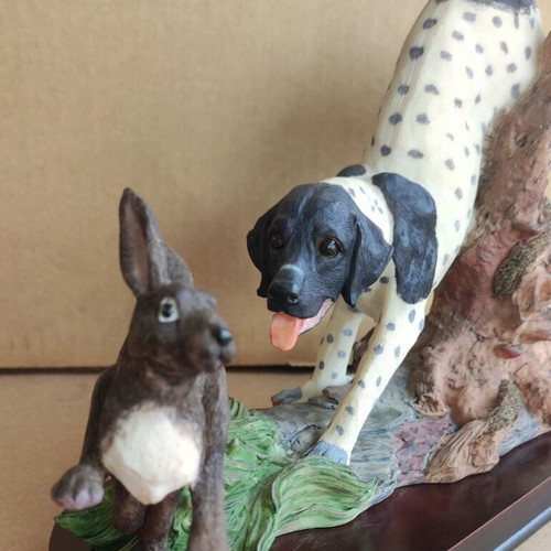 Adeline Collection decorative Pointer dog chasing hare like new