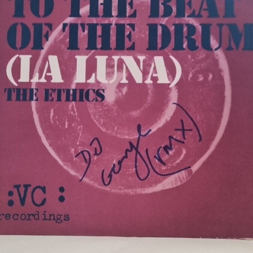 Vinyl To the Beat of the Drum (La Luna) used