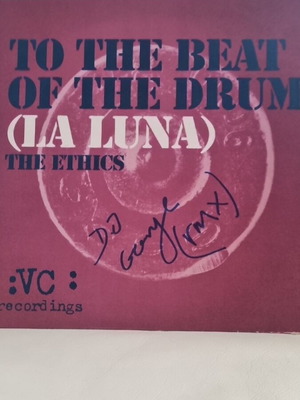 Vinyl To the Beat of the Drum (La Luna) used