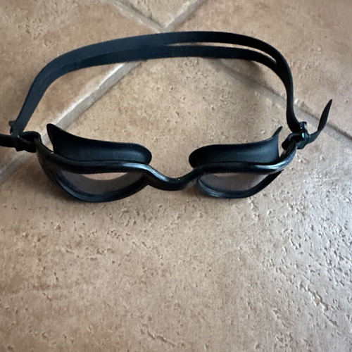 Sports swimming goggles like new