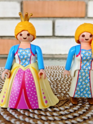 Playmobil princess figures used, pack of 2 from Princess series