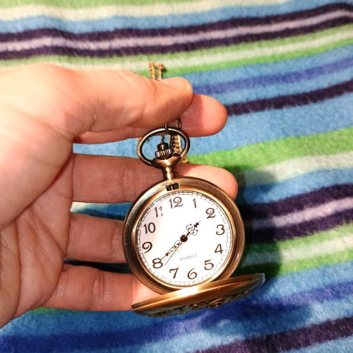 Unisex pocket watch new with dragon theme gold color