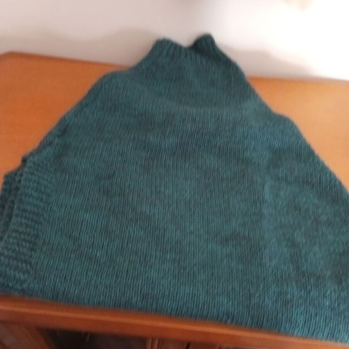 Knitted pullover in petrol blue, short with 3/4 sleeves