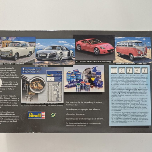 Revell Mercedes-Benz SLS AMG 1:24 Plastic Model Kit new