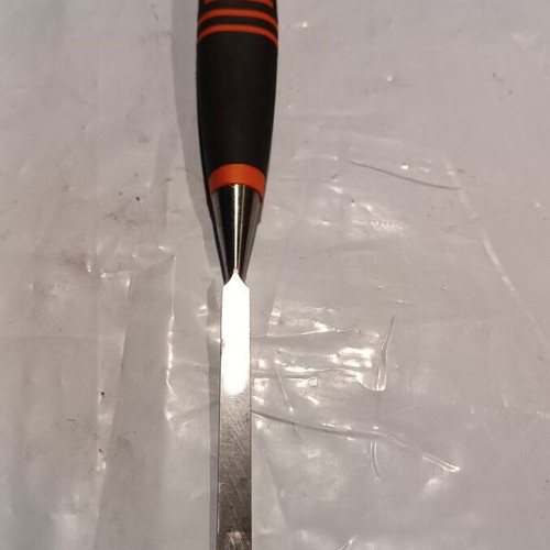 Bahco 10mm chisel like new with rubber plastic handle