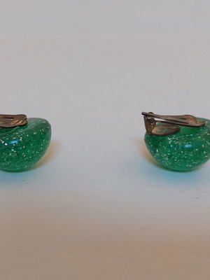 Vintage clip-on earrings like new, green