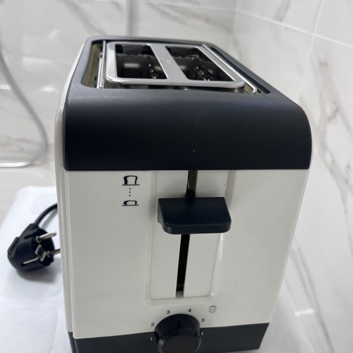 SilverCrest toaster with defrost and reheat functions