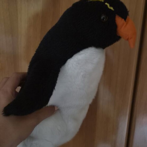 Plush penguin like new