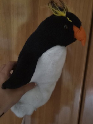 Plush penguin like new