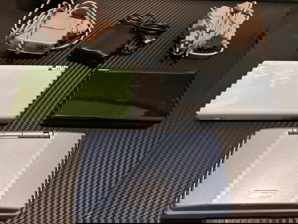Nintendo DS lite Μαύρο + Nintendo DS lite Τιρκουάζ + Nintendo DS Fat Μπλε