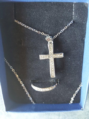 Cross and ring set fo bijoux used