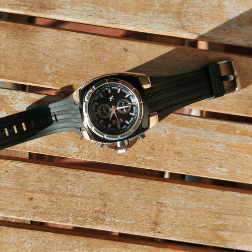 Men's watch new battery-powered