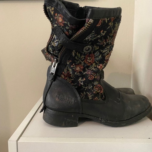 Bunker boots used with floral fabric, size 39