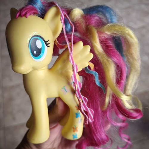 My Little Pony Fluttershy Styling Strands G4 figure, Hasbro