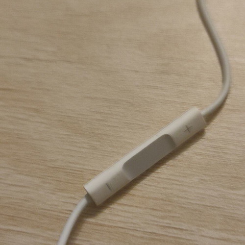 Apple EarPods 3.5mm jack with microphone used