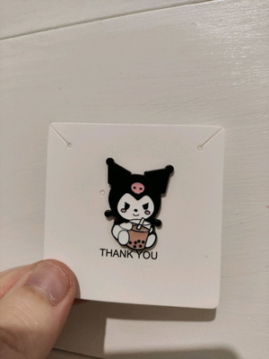 καρφίτσα kuromi hello kitty