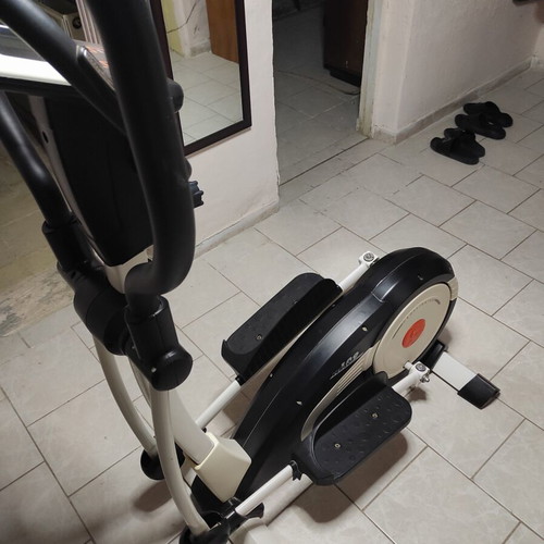 Kettler Verso 109 elliptical machine like new, Basic Series