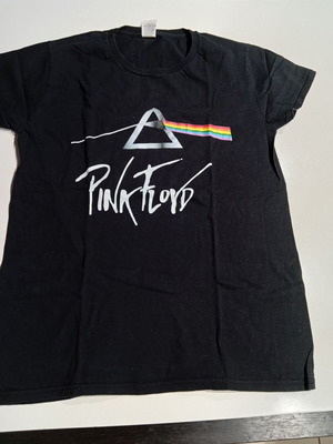 Pink Floyd T shirt Fruit of the Loom small used, black