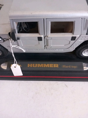 HUMMER Maisto hard top collectible in excellent condition