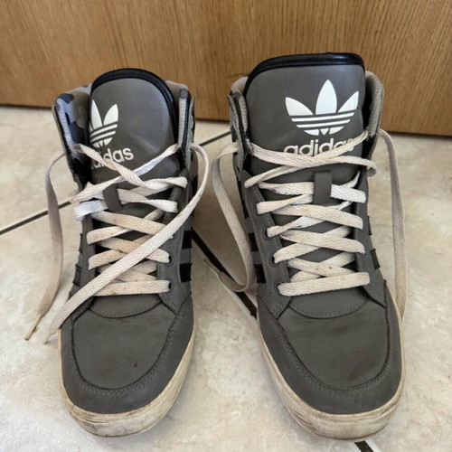 Adidas athletic boot used, size 38, black and gray