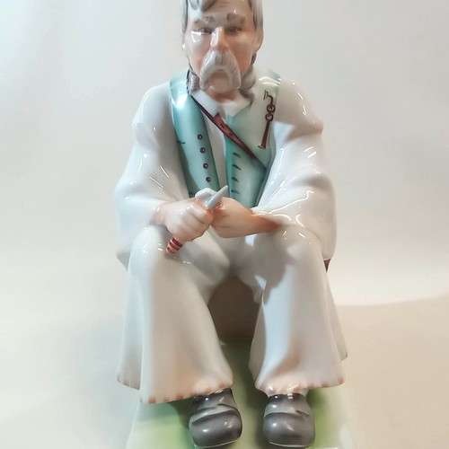 Handmade decorative figurine ZSOLNAY PECS Hungary 1970s in excellent condition