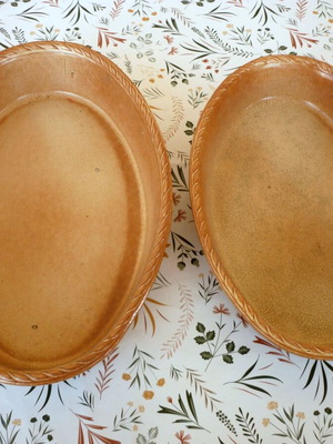 Italian ceramic ovenproof baking dishes used, set of two