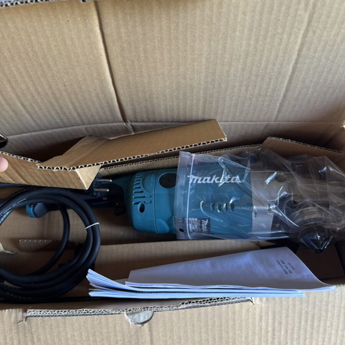 Makita angle grinder 230V 2200W new