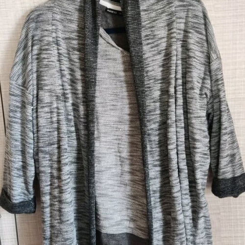 Woolen blouse set like new, black and gray