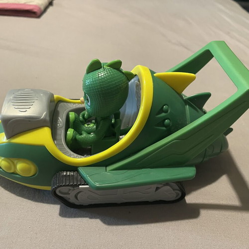 PJ Masks Super Moon Adventure Gekko Rover with figure