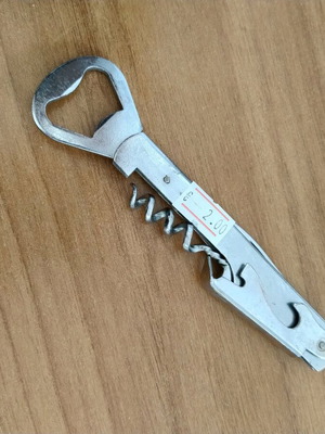 Waiter's opener used