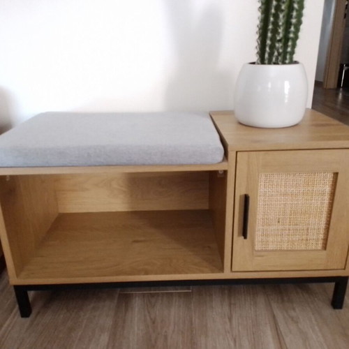 Living room bench like new with storage space