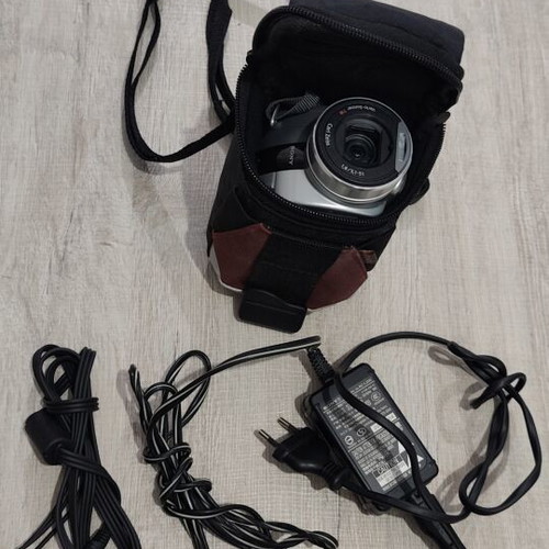 Sony Handycam DCR-DVD505E vintage video camera used with original box