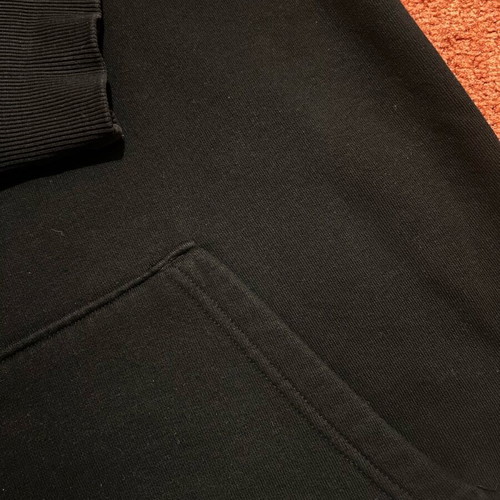 12os Pithikos sweatshirt like new, size M, black and red