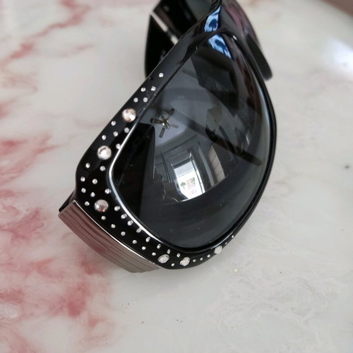 Salvatore Ferragamo sunglasses like new, black