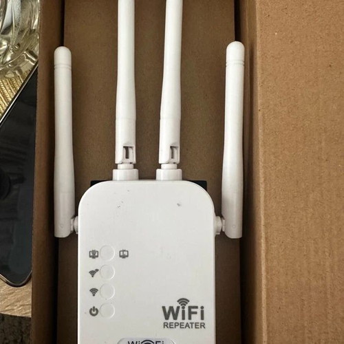 WiFi Extender 300Mbps with 4 Antennas new