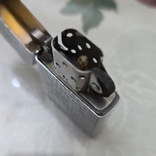 Zippo Marlboro lighter like new